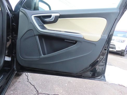 Used 2012 Volvo S60 T5 image 40