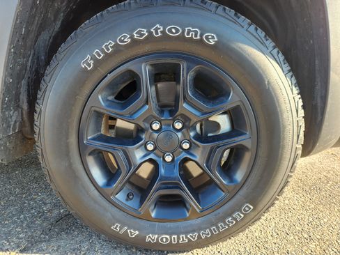 Used 2021 Jeep Cherokee Trailhawk w/ Sun, Sound & Nav Group image 21