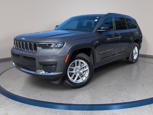Certified 2025 Jeep Grand Cherokee L Laredo w/ Trailer Tow Package AWD/4WD image 1