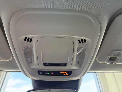 Used 2025 Buick Envision Sport Touring image 19