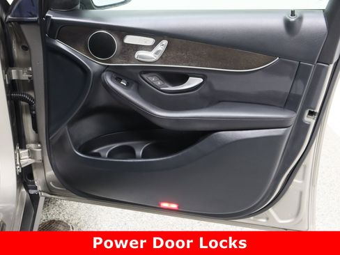 Used 2020 Mercedes-Benz GLC 300 4MATIC image 38