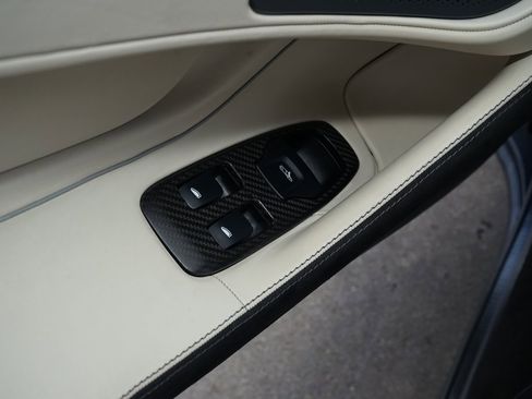 Used 2019 McLaren 570S Spider image 23