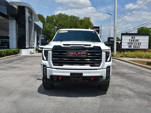 Used 2024 GMC Sierra 2500 AT4 image 4