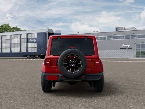New 2025 Jeep Wrangler Unlimited Sahara AWD/4WD image 7