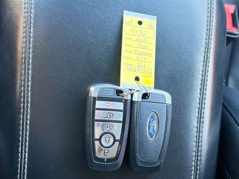 Certified 2021 Ford Explorer XLT w/ Equipment Group 202A image 69