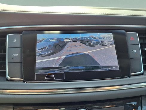 Used 2020 Buick Enclave Essence AWD/4WD image 24