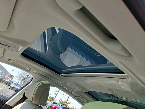 Used 2024 Audi A8 L 3.0T w/ Luxury Package image 20