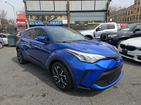 Used 2021 Toyota C-HR XLE image 4