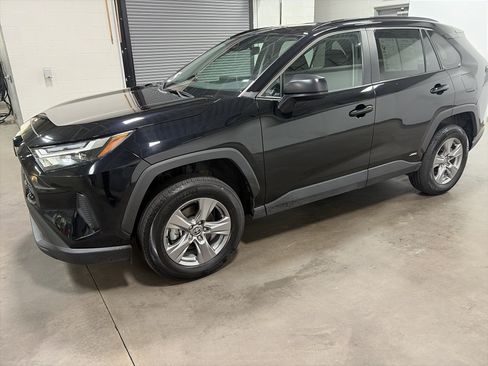 Used 2025 Toyota RAV4 LE AWD/4WD image 6