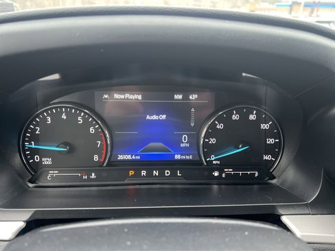 Used 2022 Ford Explorer XLT w/ Equipment Group 202A image 21