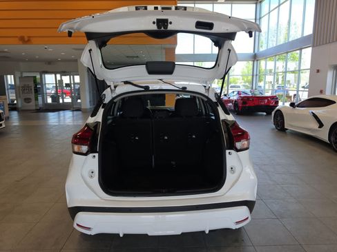Used 2022 Nissan Kicks S FWD image 29