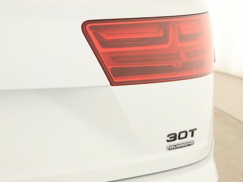 Used 2017 Audi Q7 3.0T Prestige w/ Prestige Package AWD/4WD image 35