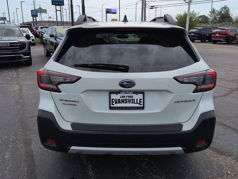 Used 2025 Subaru Outback Limited AWD/4WD image 6