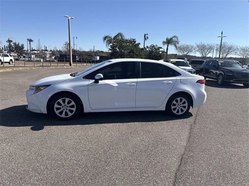 Used 2020 Toyota Corolla LE image 7