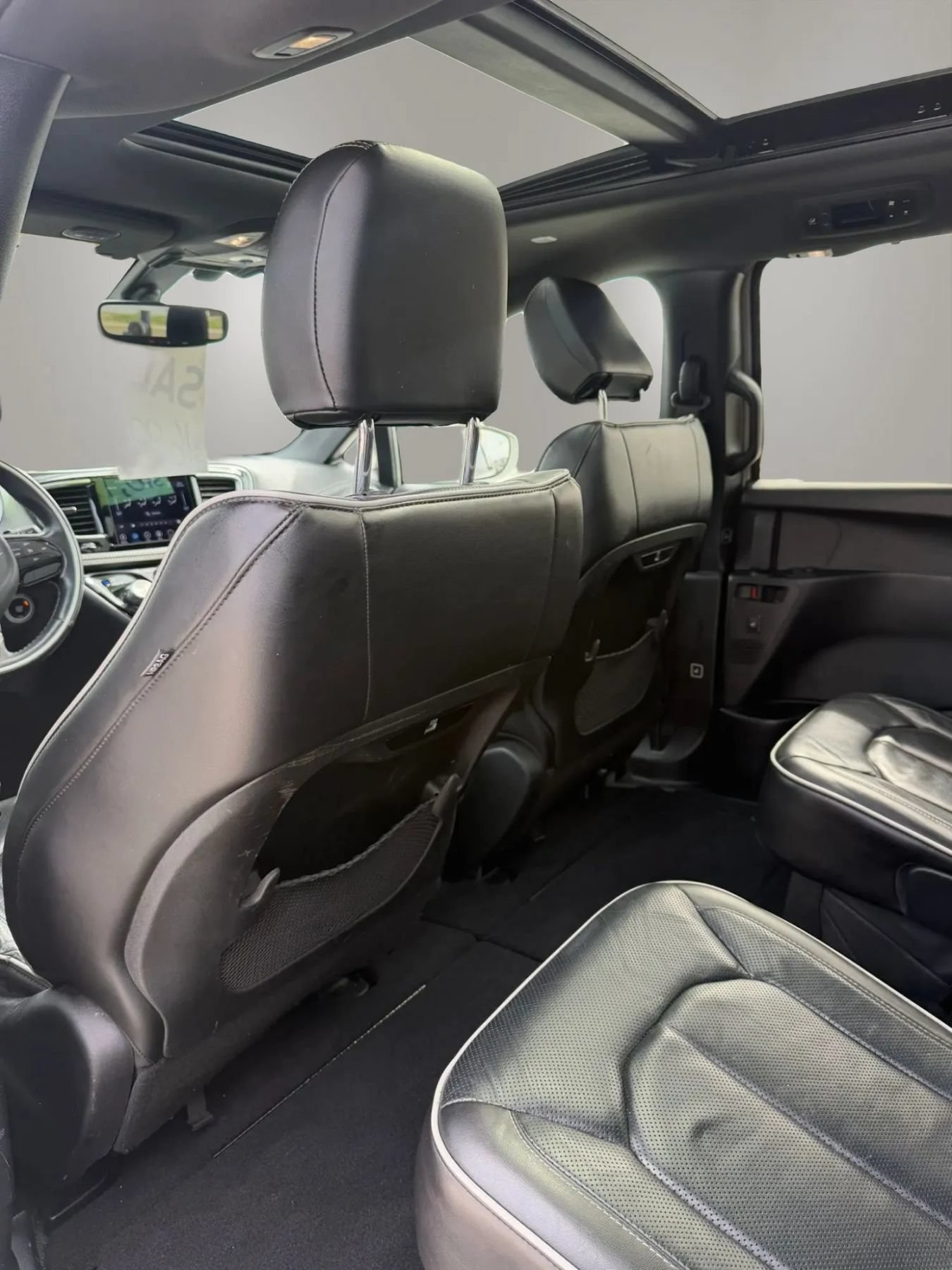 Used 2020 Chrysler Pacifica Limited w/ S Appearance Package FWD image 13