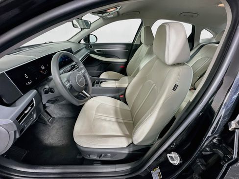 Used 2025 Hyundai Sonata SEL FWD image 13