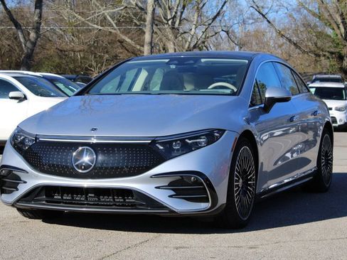 Used 2022 Mercedes-Benz EQS 450+ Sedan image 3