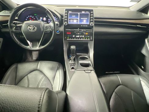Used 2019 Toyota Avalon XLE image 30