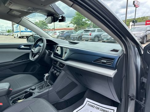Used 2023 Volkswagen Taos SE w/ Panoramic Sunroof Package AWD/4WD image 29