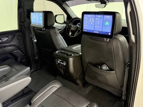 Used 2021 GMC Yukon XL Denali w/ Denali Ultimate Package RWD image 32