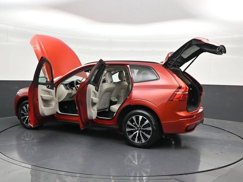 Used 2024 Volvo XC60 B5 Core AWD/4WD image 36