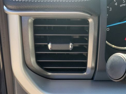 Used 2024 Ford Expedition XLT image 31