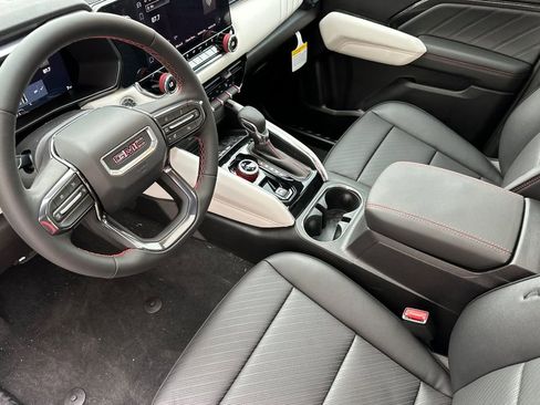 New 2026 GMC Canyon AT4X w/ AT4X AEV Edition AWD/4WD image 8