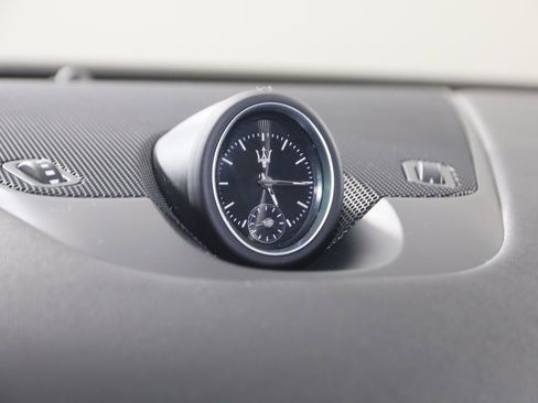 Used 2021 Maserati Levante S image 36