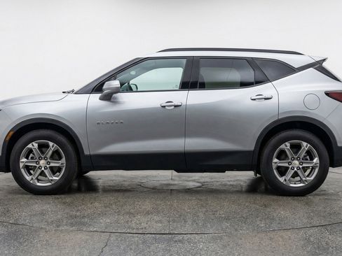 Used 2025 Chevrolet Blazer LT image 5