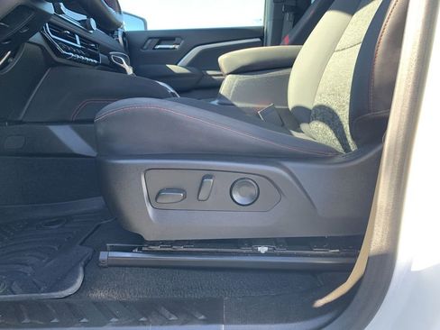 Used 2024 Chevrolet Colorado Z71 w/ Z71 Convenience Package 2 image 14