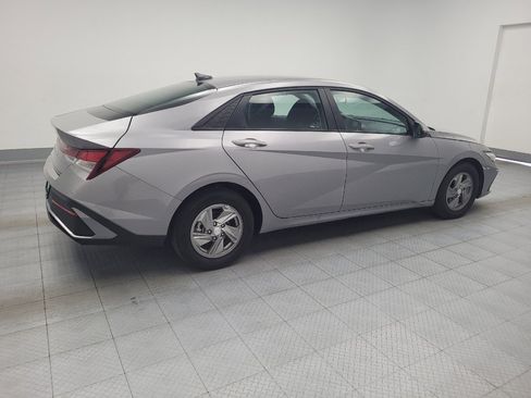 Used 2025 Hyundai Elantra SE FWD image 10