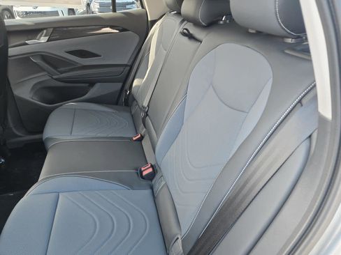 New 2026 Volkswagen Tiguan SE image 9