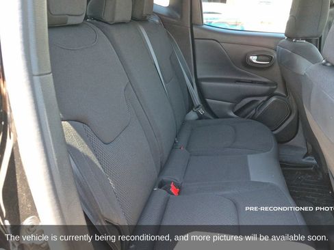 Used 2020 Jeep Renegade Altitude FWD image 13
