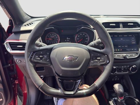Used 2023 Chevrolet TrailBlazer RS w/ Sun and Liftgate Package AWD/4WD image 10