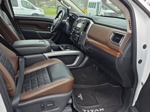 Used 2019 Nissan Titan Platinum Reserve w/ Platinum Utility Package image 17