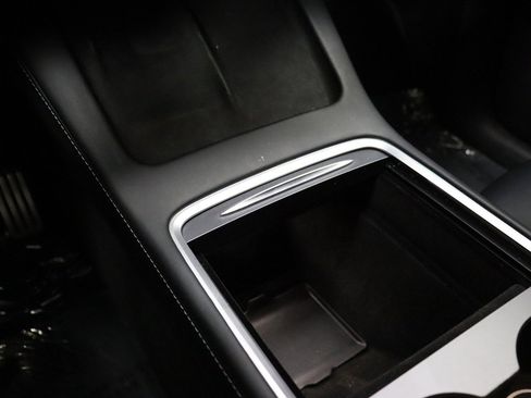 Used 2022 Tesla Model Y Performance image 51