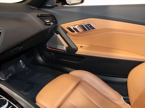 Used 2024 BMW Z4 M40i w/ Premium Package image 52