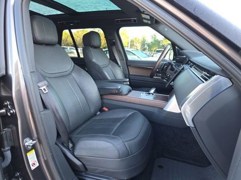Used 2024 Land Rover Range Rover SE image 12