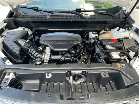Used 2021 GMC Acadia Denali w/ Denali Technology Package FWD image 10