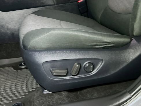 Used 2024 Toyota RAV4 XLE AWD/4WD image 16