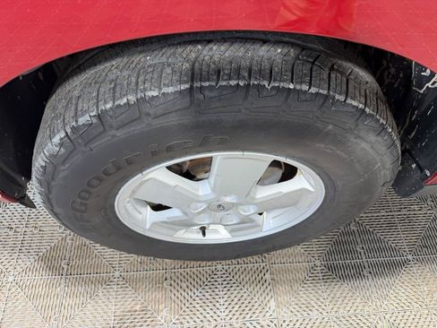 Used 2010 Ford Escape XLT AWD/4WD image 27