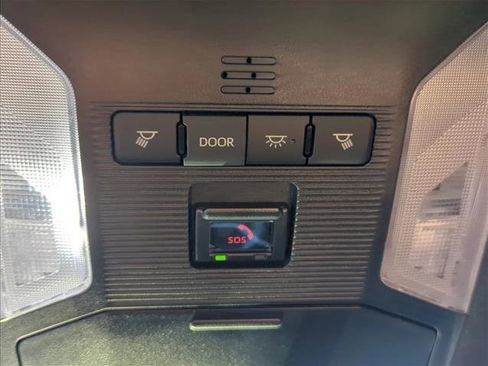 Used 2024 Toyota RAV4 SE image 19