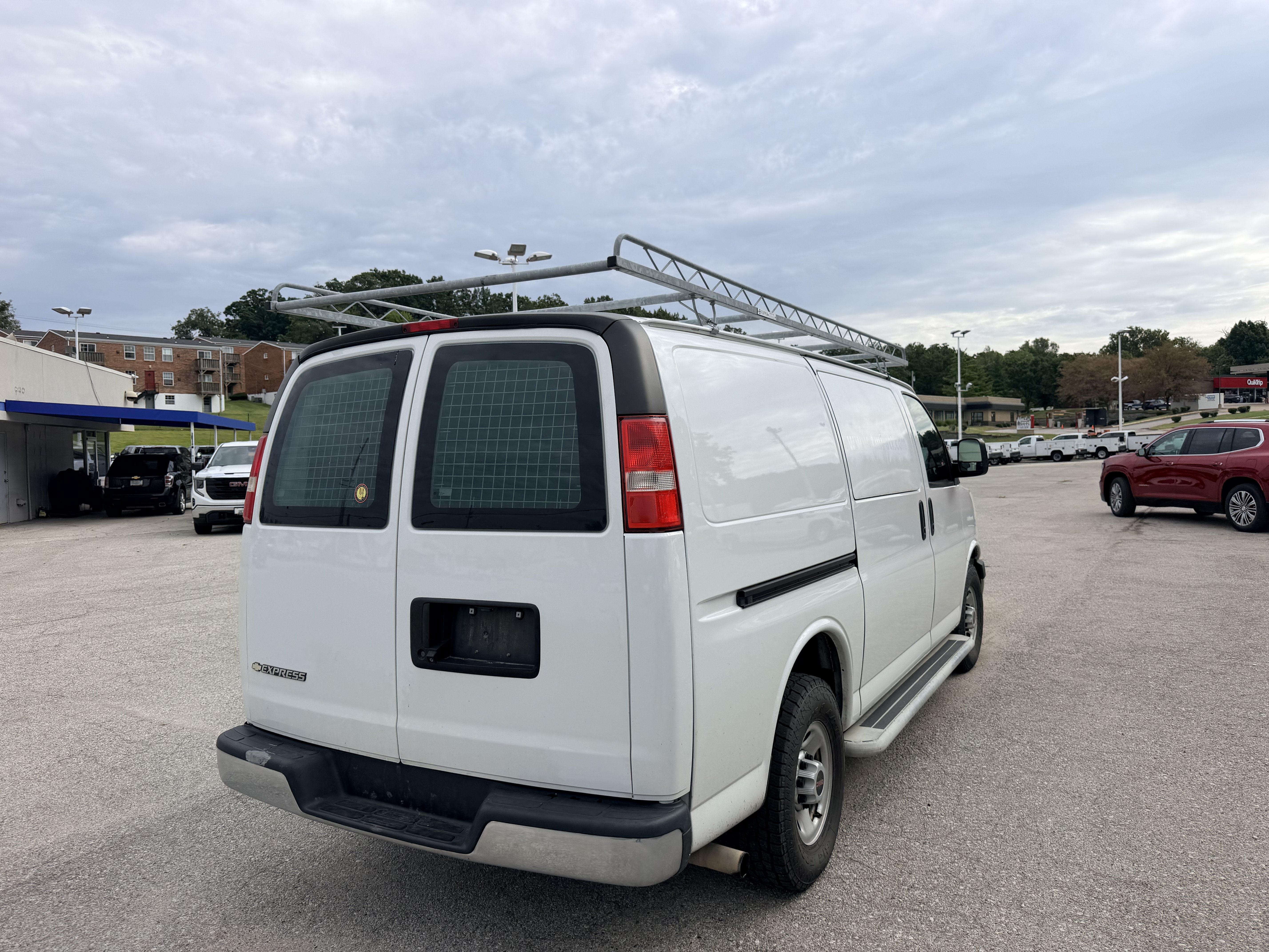 Used 2019 GMC Savana 2500 w/ Driver Convenience Package RWD image 6