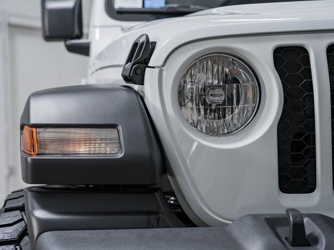 Used 2024 Jeep Wrangler Sport image 11