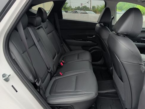 Certified 2025 Hyundai Tucson Limited AWD/4WD image 29