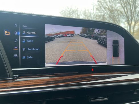 Used 2022 Cadillac Escalade Premium Luxury image 28