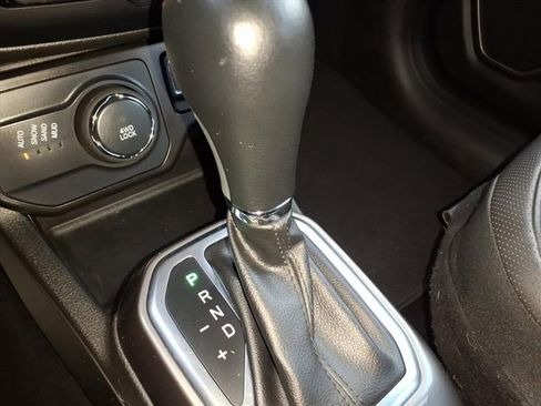 Used 2021 Jeep Renegade Limited w/ Trailer Tow Group image 22