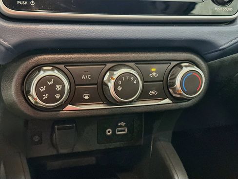 Used 2025 Nissan Versa SV FWD image 23