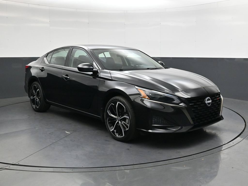 Certified 2025 Nissan Altima 2.5 SR AWD/4WD image 2