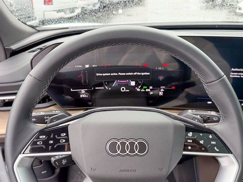 Used 2025 Audi Q5 Premium Plus w/ Premium Plus image 14